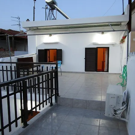 Дом отдыха Theanos House