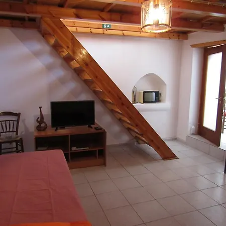 Дом отдыха Theanos House