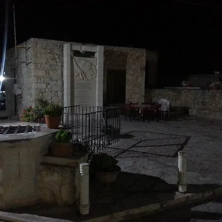 Theanos House Pigí
